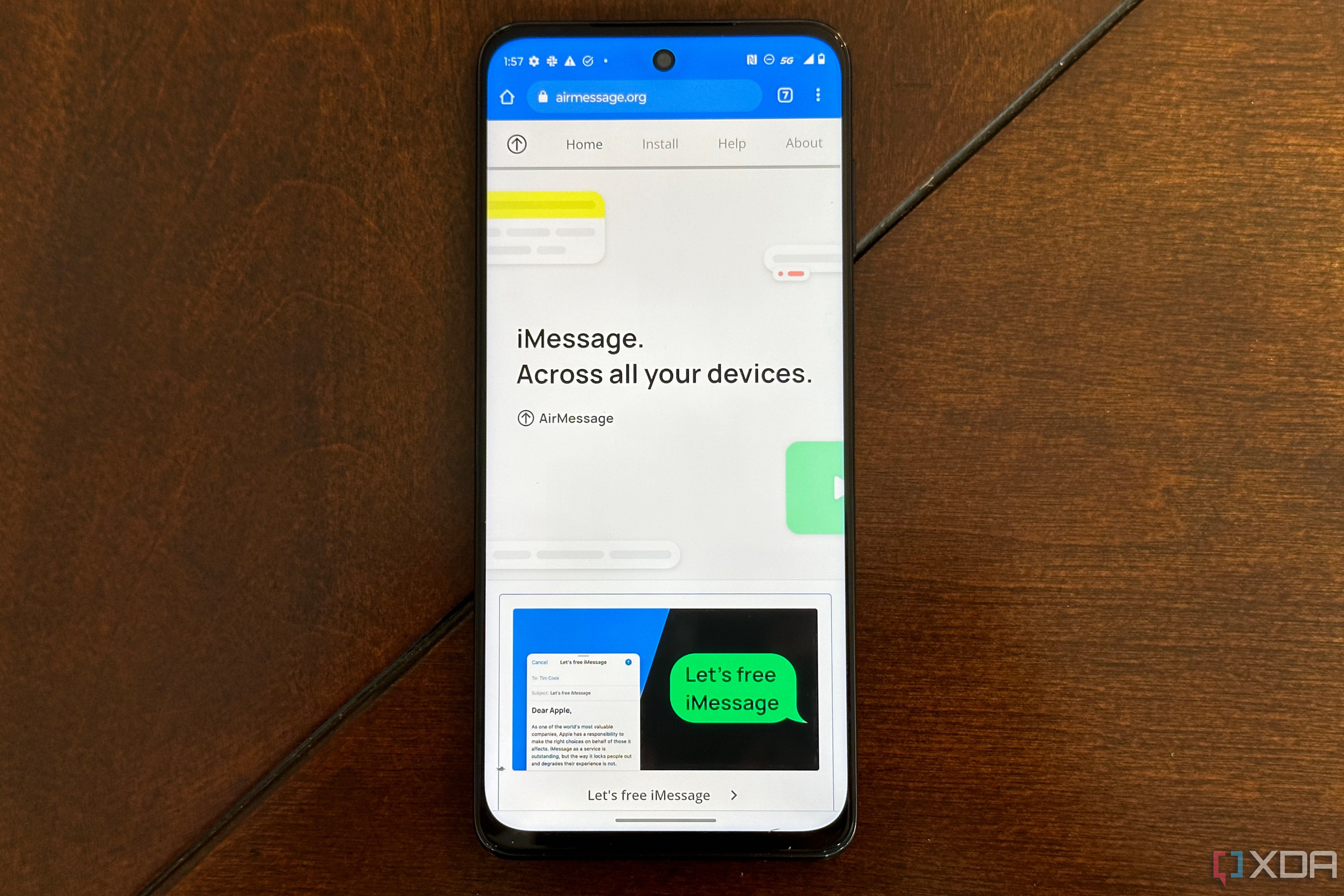 Веб-сайт AirMessage, работающий в браузере на устройстве Android.