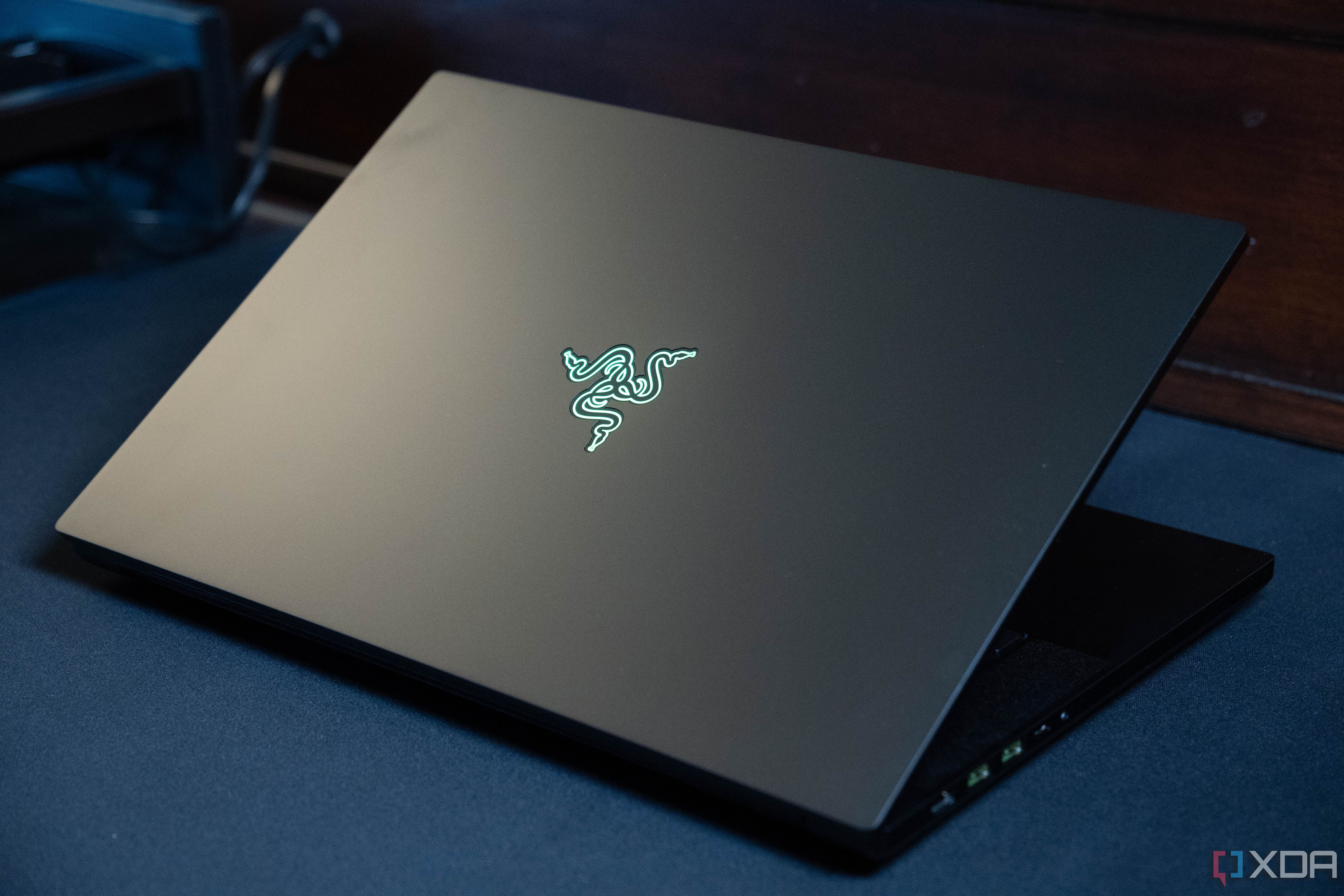 Razer Blade 16 (2024 г.)