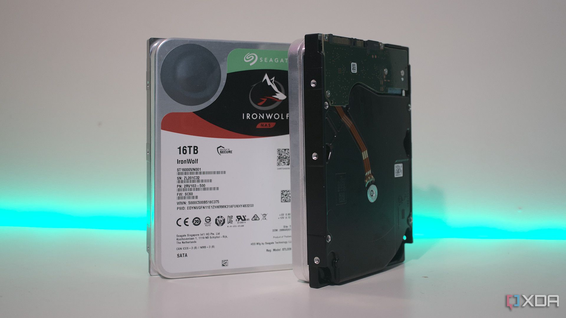 Жесткий диск Seagate IronWolf емкостью 16 ТБ.