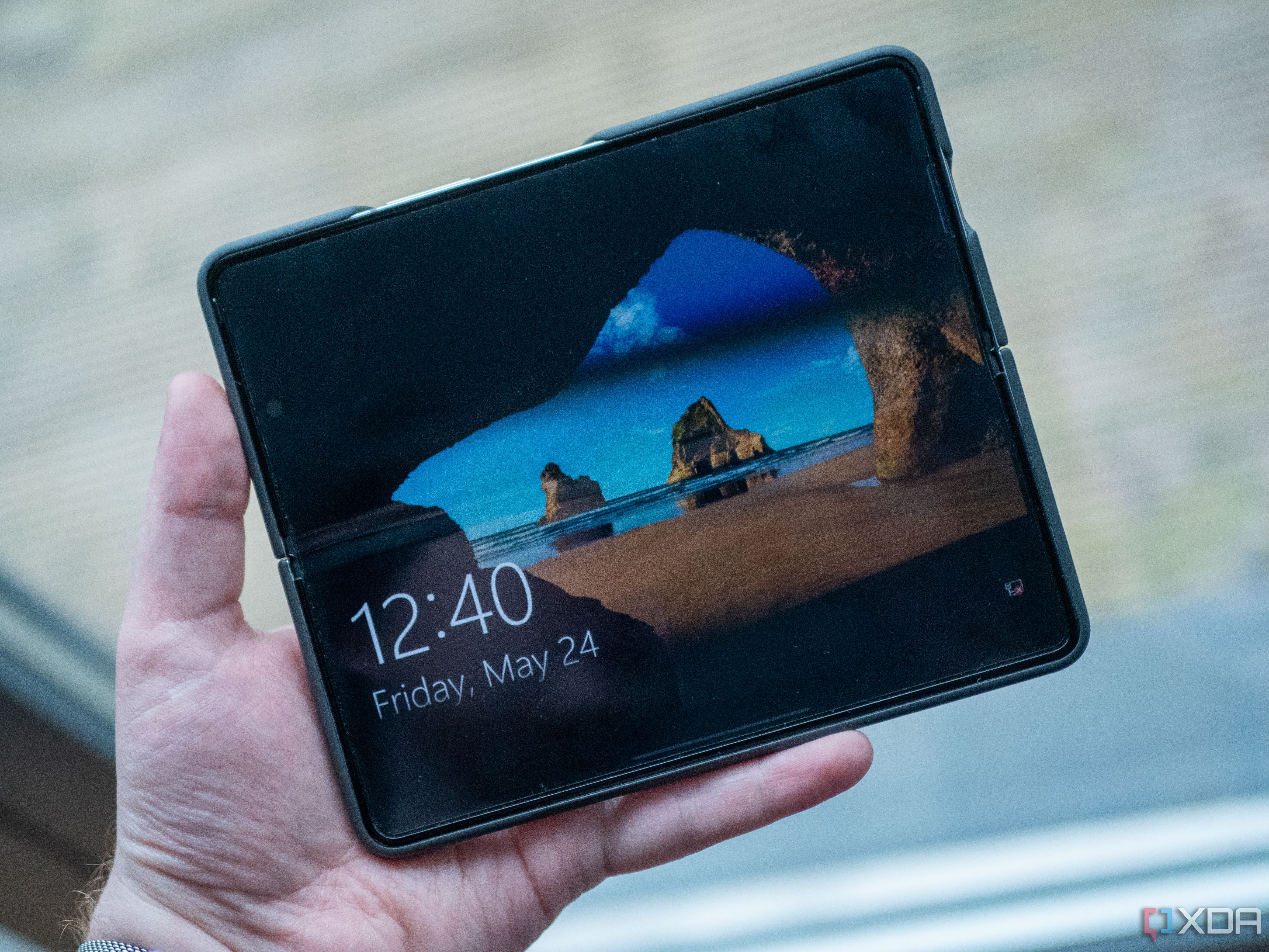 Экран блокировки Windows 10 на Samsung Galaxy Z Fold 5