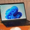 Рабочий стол Windows 11 на MacBook Air.