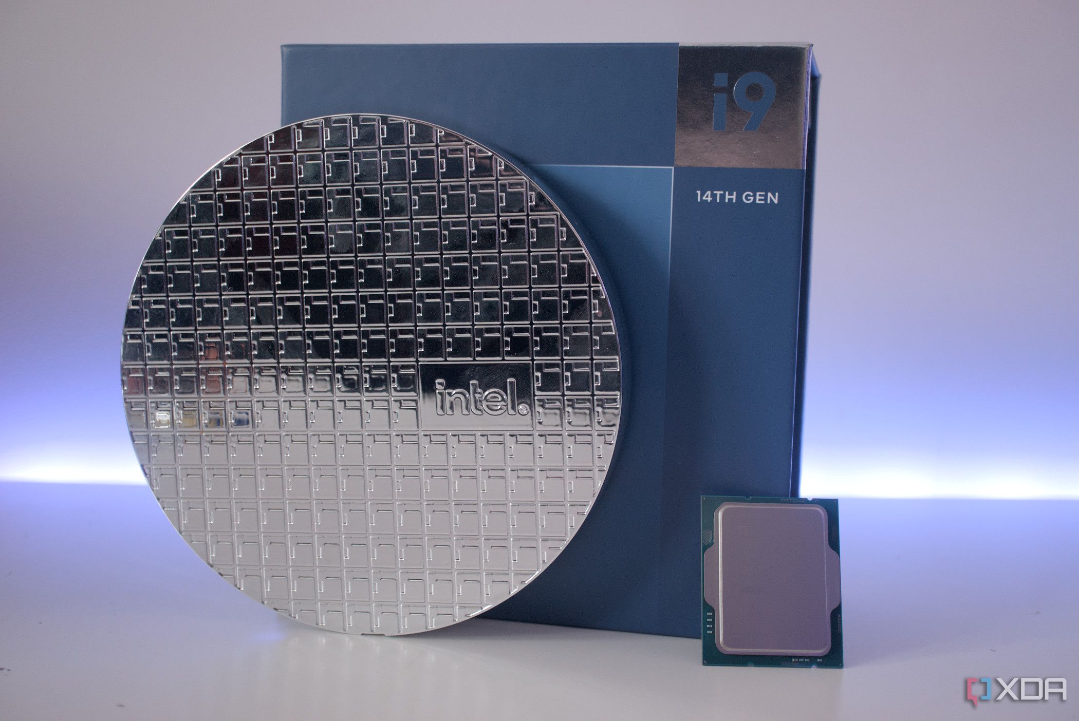 Intel Core i9-14900KS с коробкой и пластиной